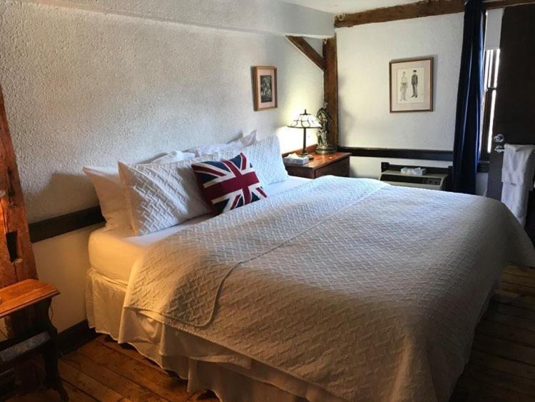 The Olde Angel Inn Niagara-on-the-Lake Esterno foto
