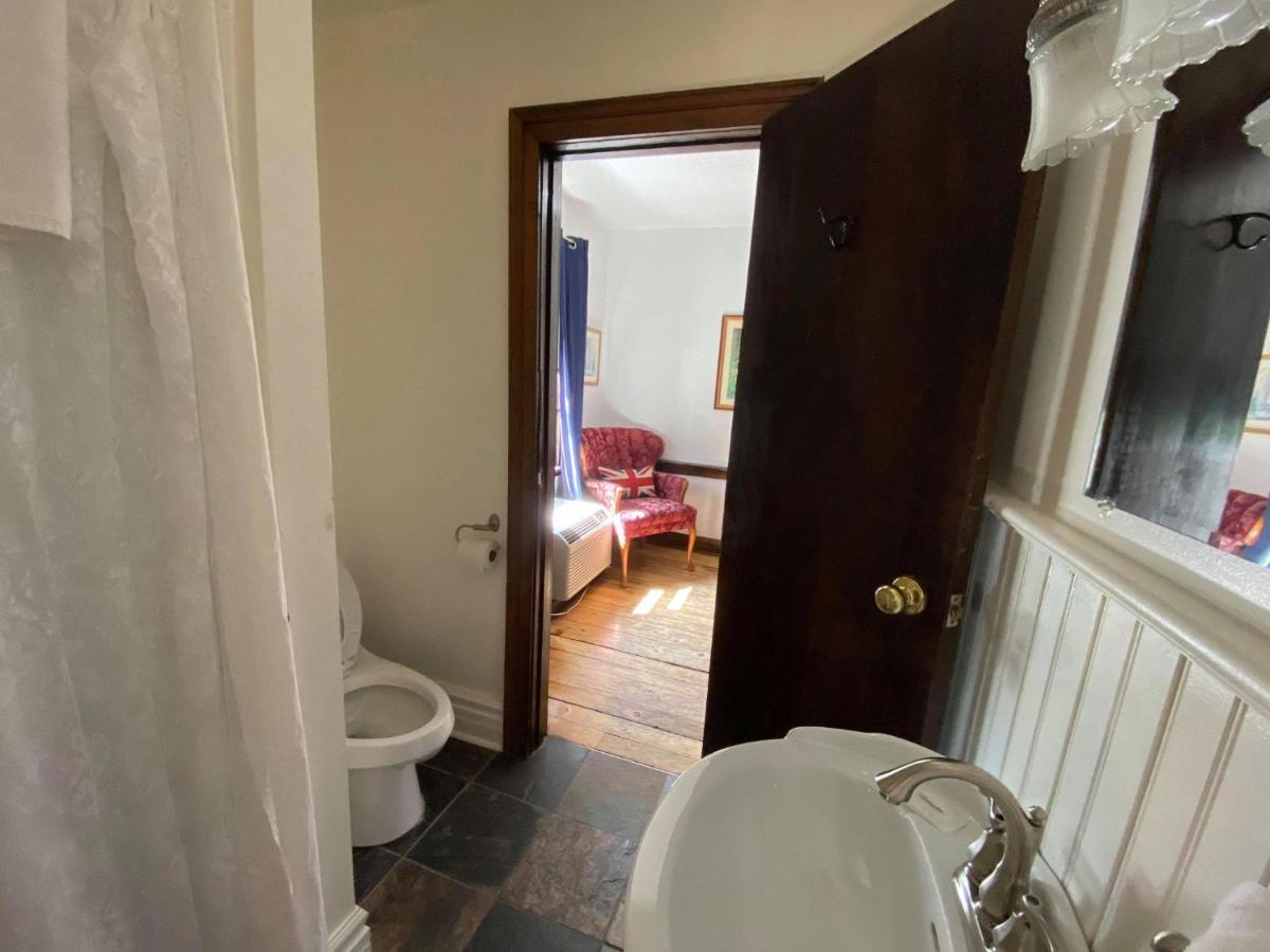 The Olde Angel Inn Niagara-on-the-Lake Esterno foto